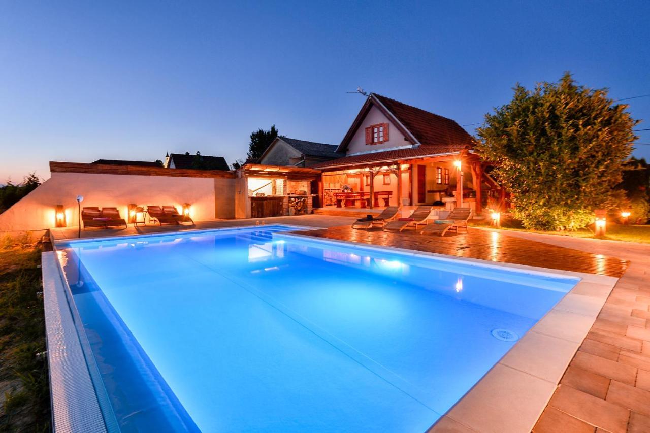 Holiday Home Dika Villa
