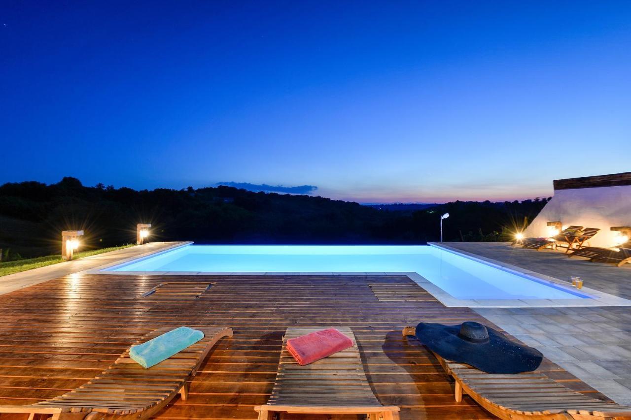 Holiday Home Dika Villa *