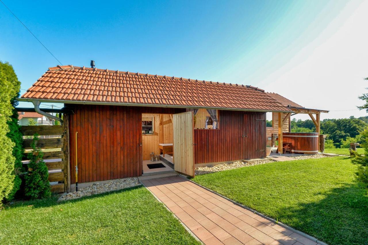 Villa Holiday Home Dika