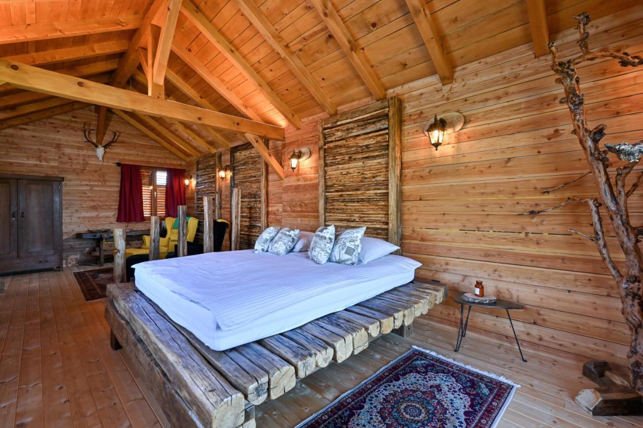 Villa Holiday Home Dika